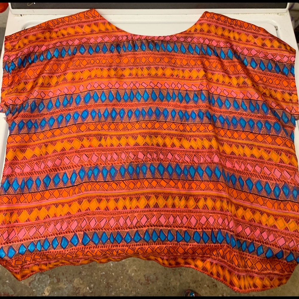 Whitley kros tribal silk tee size 2